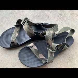 Men’s Lowdown Sandals Chaco worn once 10 EUC